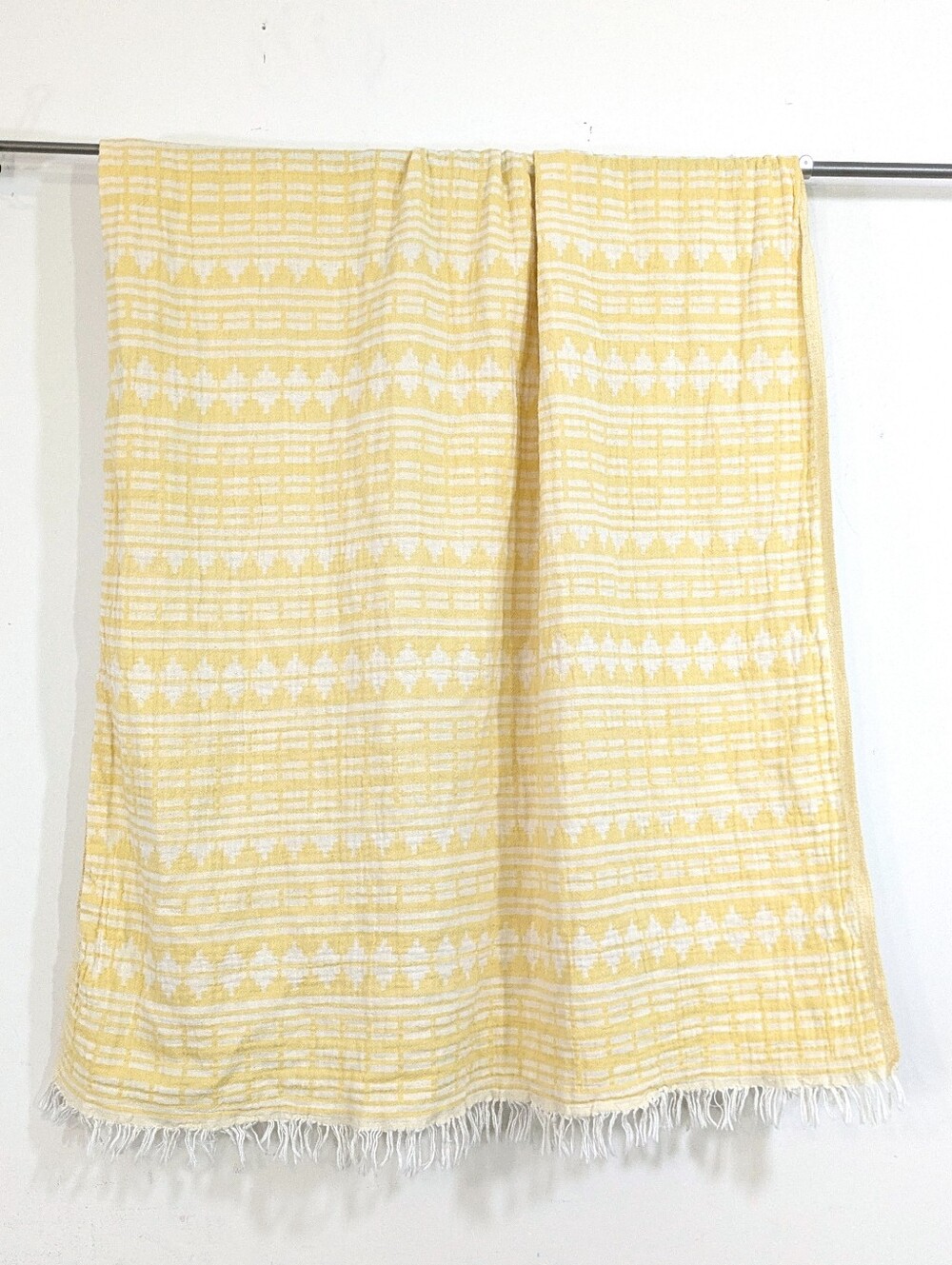 Turkish Cotton Geometric Print Beach Towel - Yellow & White - Fringed / Tasseled